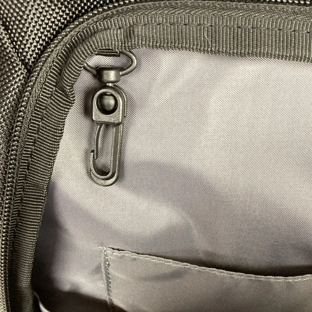 Targus Messenger Commuter Travel Bag